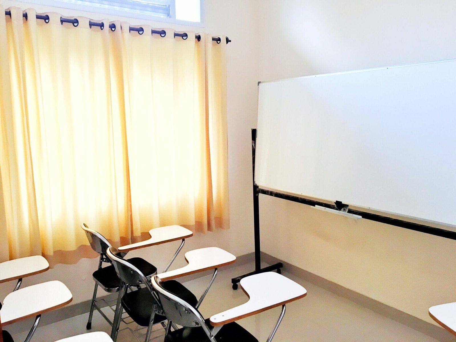 Ruang kelas Dionseven di Bintaro
